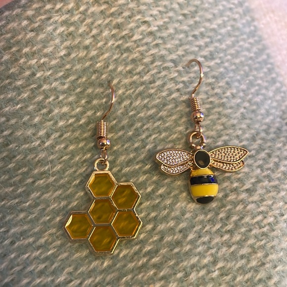 Bee & Honeycomb Dangle Earrings - Picture 1 of 2